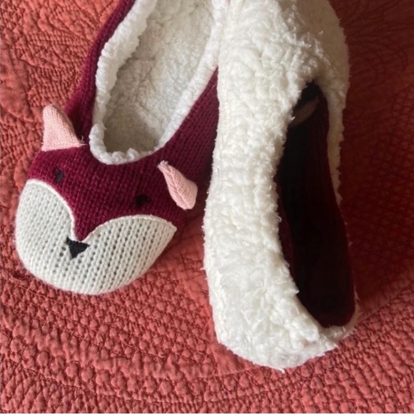 Women's Faux Fur Pull-On Slipper Socks - Picture 3 of 4